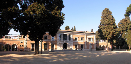 Foto des Haupthauses der Villa Massimo 
