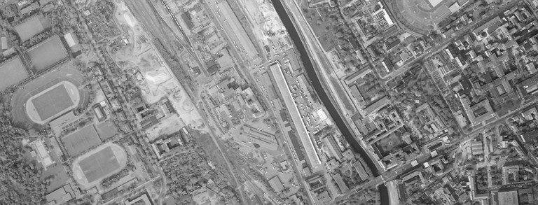 Luftbild von der Stadt Berlin. Im Fokus auf Rickhallen.
